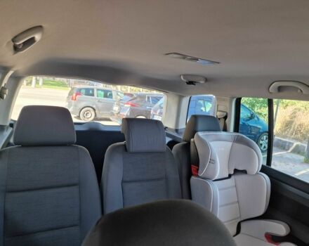 Черный Фольксваген Туран, объемом двигателя 1.6 л и пробегом 231 тыс. км за 5800 $, фото 5 на Automoto.ua