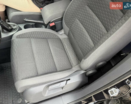 Чорний Фольксваген Туран, об'ємом двигуна 1.6 л та пробігом 200 тис. км за 7950 $, фото 44 на Automoto.ua