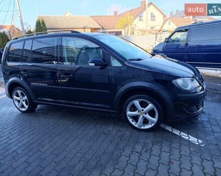 Черный Фольксваген Туран, объемом двигателя 1.6 л и пробегом 222 тыс. км за 7600 $, фото 1 на Automoto.ua