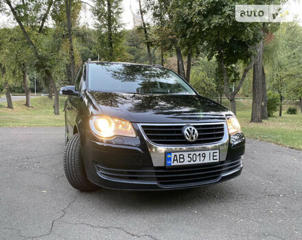 Черный Фольксваген Туран, объемом двигателя 1.6 л и пробегом 261 тыс. км за 7100 $, фото 31 на Automoto.ua
