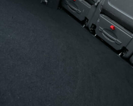 Чорний Фольксваген Туран, об'ємом двигуна 2 л та пробігом 292 тис. км за 8850 $, фото 27 на Automoto.ua