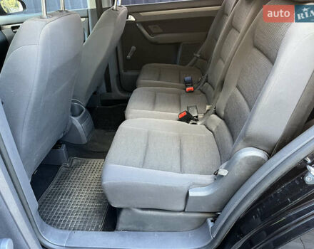 Чорний Фольксваген Туран, об'ємом двигуна 1.6 л та пробігом 227 тис. км за 7500 $, фото 27 на Automoto.ua