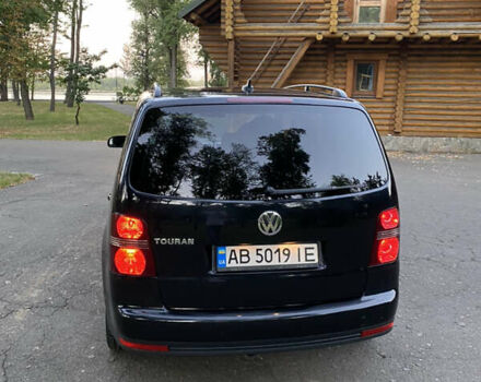 Черный Фольксваген Туран, объемом двигателя 1.6 л и пробегом 261 тыс. км за 7100 $, фото 22 на Automoto.ua