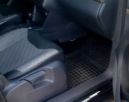 Черный Фольксваген Туран, объемом двигателя 1.4 л и пробегом 242 тыс. км за 7500 $, фото 6 на Automoto.ua