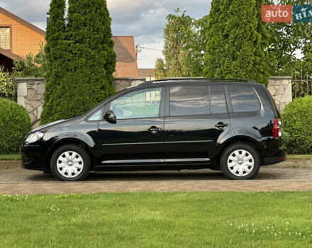 Черный Фольксваген Туран, объемом двигателя 1.6 л и пробегом 220 тыс. км за 7700 $, фото 5 на Automoto.ua