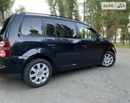 Черный Фольксваген Туран, объемом двигателя 1.6 л и пробегом 261 тыс. км за 7100 $, фото 27 на Automoto.ua