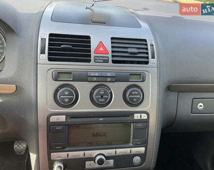 Чорний Фольксваген Туран, об'ємом двигуна 1.4 л та пробігом 192 тис. км за 7500 $, фото 14 на Automoto.ua