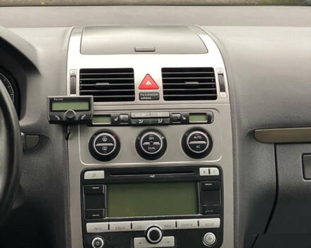 Черный Фольксваген Туран, объемом двигателя 1.6 л и пробегом 185 тыс. км за 8200 $, фото 16 на Automoto.ua