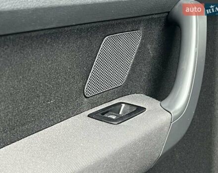 Чорний Фольксваген Туран, об'ємом двигуна 1.6 л та пробігом 147 тис. км за 8350 $, фото 29 на Automoto.ua