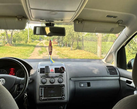 Черный Фольксваген Туран, объемом двигателя 1.39 л и пробегом 191 тыс. км за 8500 $, фото 14 на Automoto.ua