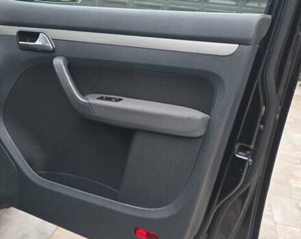 Чорний Фольксваген Туран, об'ємом двигуна 1.6 л та пробігом 242 тис. км за 6700 $, фото 3 на Automoto.ua