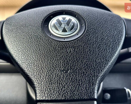 Черный Фольксваген Туран, объемом двигателя 1.6 л и пробегом 176 тыс. км за 8198 $, фото 59 на Automoto.ua