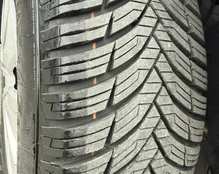 Черный Фольксваген Туран, объемом двигателя 1.4 л и пробегом 227 тыс. км за 7200 $, фото 70 на Automoto.ua