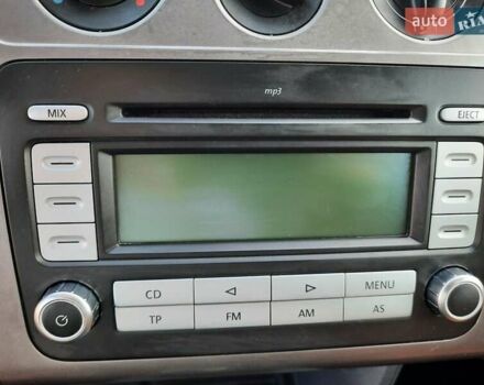 Черный Фольксваген Туран, объемом двигателя 1.6 л и пробегом 213 тыс. км за 8550 $, фото 58 на Automoto.ua