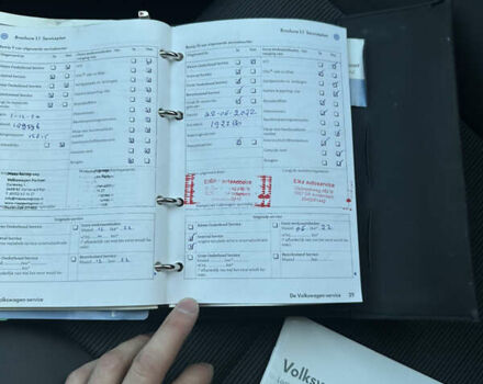 Черный Фольксваген Туран, объемом двигателя 1.6 л и пробегом 220 тыс. км за 7700 $, фото 51 на Automoto.ua