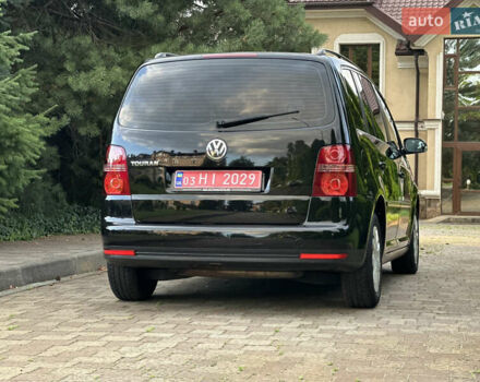 Черный Фольксваген Туран, объемом двигателя 1.6 л и пробегом 220 тыс. км за 7700 $, фото 12 на Automoto.ua