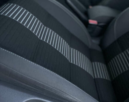 Чорний Фольксваген Туран, об'ємом двигуна 2 л та пробігом 292 тис. км за 8999 $, фото 47 на Automoto.ua