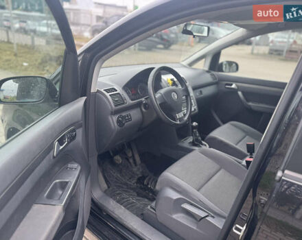 Чорний Фольксваген Туран, об'ємом двигуна 1.6 л та пробігом 260 тис. км за 6299 $, фото 13 на Automoto.ua