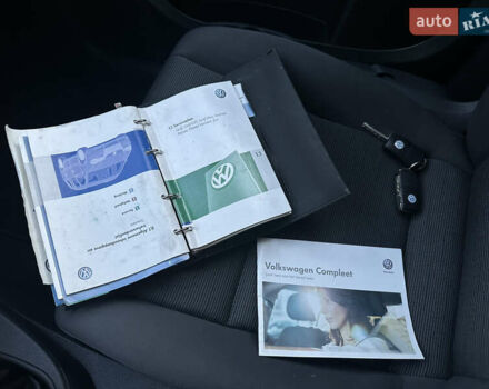 Черный Фольксваген Туран, объемом двигателя 1.6 л и пробегом 220 тыс. км за 7700 $, фото 49 на Automoto.ua