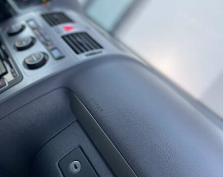 Чорний Фольксваген Туран, об'ємом двигуна 2 л та пробігом 292 тис. км за 8999 $, фото 70 на Automoto.ua