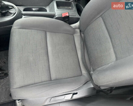 Чорний Фольксваген Туран, об'ємом двигуна 1.6 л та пробігом 260 тис. км за 6299 $, фото 16 на Automoto.ua