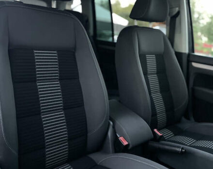 Чорний Фольксваген Туран, об'ємом двигуна 2 л та пробігом 292 тис. км за 8850 $, фото 58 на Automoto.ua