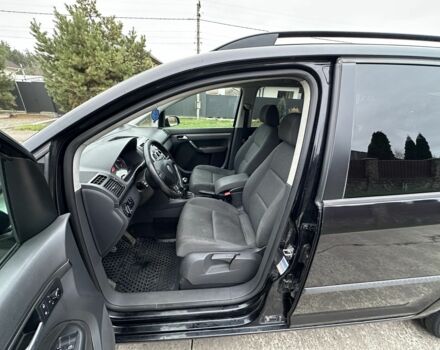 Черный Фольксваген Туран, объемом двигателя 1.9 л и пробегом 280 тыс. км за 4500 $, фото 7 на Automoto.ua