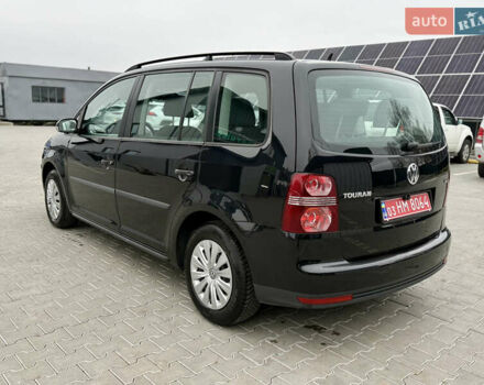 Черный Фольксваген Туран, объемом двигателя 1.4 л и пробегом 227 тыс. км за 7200 $, фото 11 на Automoto.ua