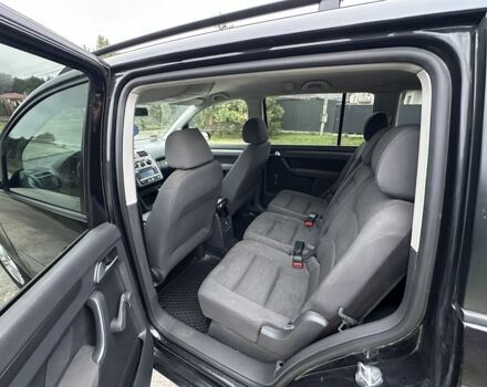 Черный Фольксваген Туран, объемом двигателя 1.9 л и пробегом 280 тыс. км за 4500 $, фото 9 на Automoto.ua