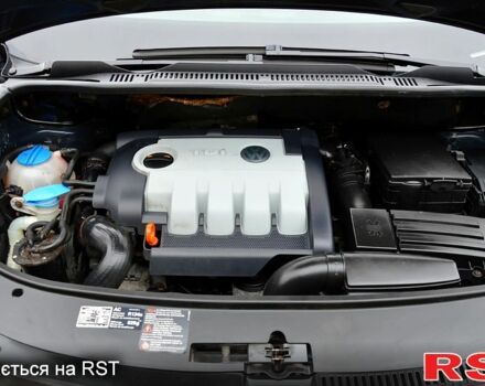 Черный Фольксваген Туран, объемом двигателя 2 л и пробегом 268 тыс. км за 2400 $, фото 9 на Automoto.ua