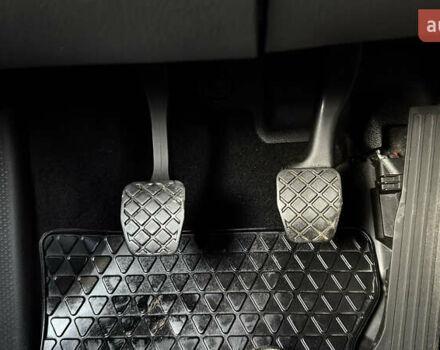 Черный Фольксваген Туран, объемом двигателя 1.6 л и пробегом 176 тыс. км за 8198 $, фото 69 на Automoto.ua