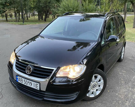 Черный Фольксваген Туран, объемом двигателя 1.6 л и пробегом 261 тыс. км за 7100 $, фото 33 на Automoto.ua