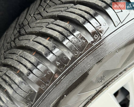 Черный Фольксваген Туран, объемом двигателя 1.4 л и пробегом 227 тыс. км за 7200 $, фото 26 на Automoto.ua