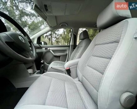 Чорний Фольксваген Туран, об'ємом двигуна 1.6 л та пробігом 221 тис. км за 7750 $, фото 61 на Automoto.ua