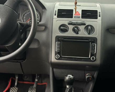 Черный Фольксваген Туран, объемом двигателя 1.4 л и пробегом 247 тыс. км за 7500 $, фото 14 на Automoto.ua