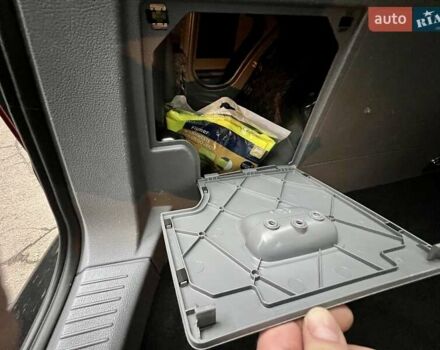 Чорний Фольксваген Туран, об'ємом двигуна 1.6 л та пробігом 221 тис. км за 7750 $, фото 81 на Automoto.ua