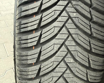 Черный Фольксваген Туран, объемом двигателя 1.4 л и пробегом 227 тыс. км за 7200 $, фото 25 на Automoto.ua