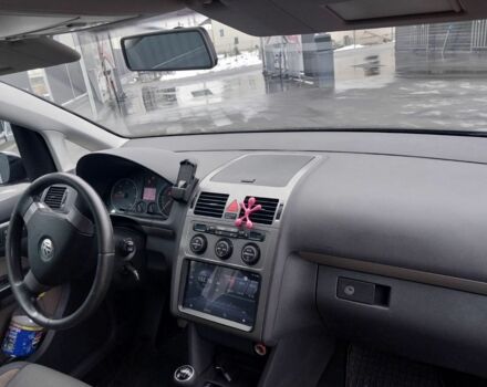 Черный Фольксваген Туран, объемом двигателя 2 л и пробегом 242 тыс. км за 6950 $, фото 18 на Automoto.ua