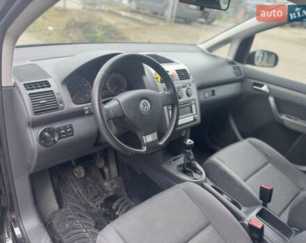 Чорний Фольксваген Туран, об'ємом двигуна 1.6 л та пробігом 260 тис. км за 6299 $, фото 15 на Automoto.ua