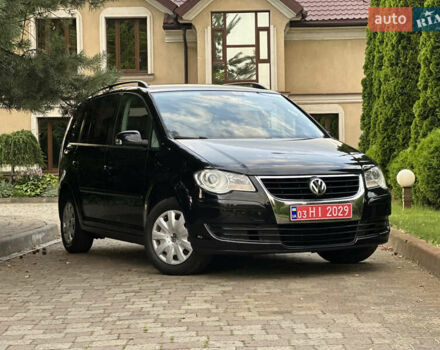 Черный Фольксваген Туран, объемом двигателя 1.6 л и пробегом 220 тыс. км за 7700 $, фото 17 на Automoto.ua