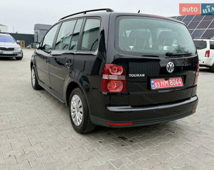 Черный Фольксваген Туран, объемом двигателя 1.4 л и пробегом 227 тыс. км за 7200 $, фото 12 на Automoto.ua