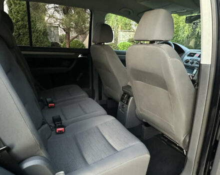 Черный Фольксваген Туран, объемом двигателя 1.6 л и пробегом 220 тыс. км за 7700 $, фото 34 на Automoto.ua