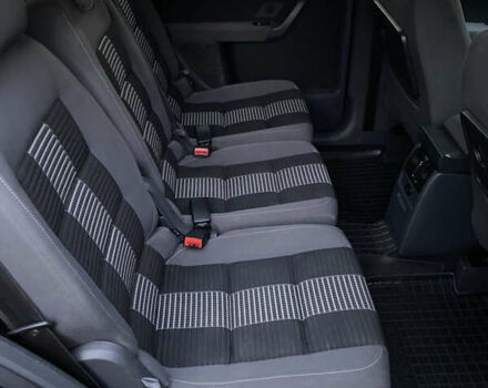 Черный Фольксваген Туран, объемом двигателя 1.6 л и пробегом 261 тыс. км за 7100 $, фото 8 на Automoto.ua