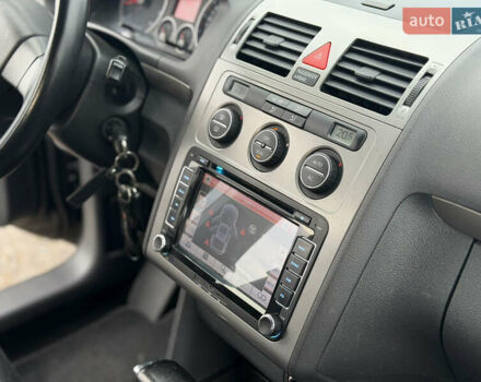 Чорний Фольксваген Туран, об'ємом двигуна 1.4 л та пробігом 169 тис. км за 7250 $, фото 10 на Automoto.ua