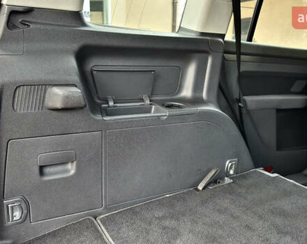 Черный Фольксваген Туран, объемом двигателя 1.6 л и пробегом 176 тыс. км за 8198 $, фото 28 на Automoto.ua