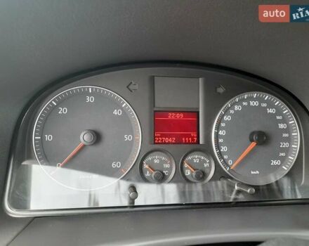 Чорний Фольксваген Туран, об'ємом двигуна 1.9 л та пробігом 255 тис. км за 8300 $, фото 6 на Automoto.ua