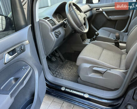 Чорний Фольксваген Туран, об'ємом двигуна 1.6 л та пробігом 227 тис. км за 7500 $, фото 22 на Automoto.ua