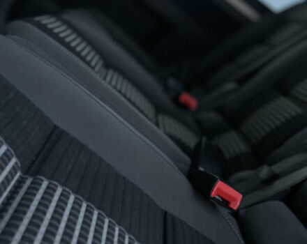 Чорний Фольксваген Туран, об'ємом двигуна 2 л та пробігом 292 тис. км за 8999 $, фото 82 на Automoto.ua