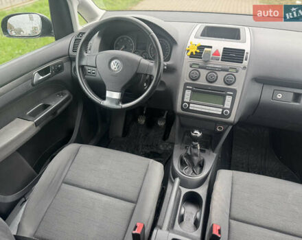 Чорний Фольксваген Туран, об'ємом двигуна 1.6 л та пробігом 260 тис. км за 6299 $, фото 27 на Automoto.ua