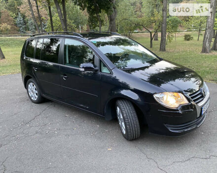 Черный Фольксваген Туран, объемом двигателя 1.6 л и пробегом 261 тыс. км за 7100 $, фото 30 на Automoto.ua